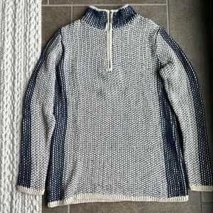 NWOT Canada sweater Sz Small